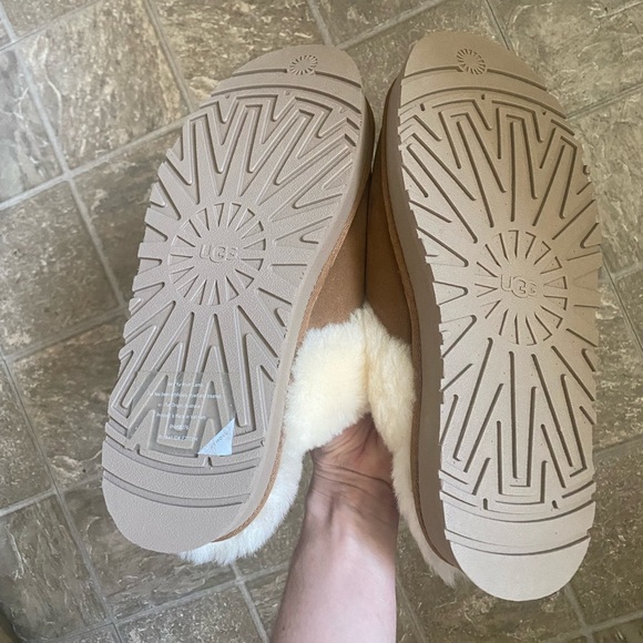 SOLD Ugg Disquette Platform Slippers - Picture 3 of 4